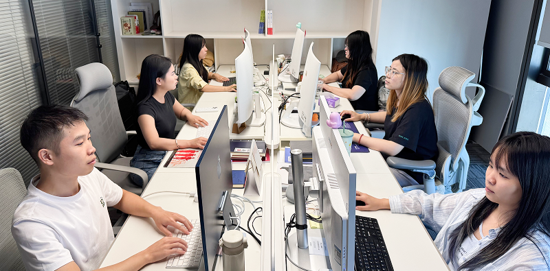 REKO marketing department team working together to support website content and overseas customer communication